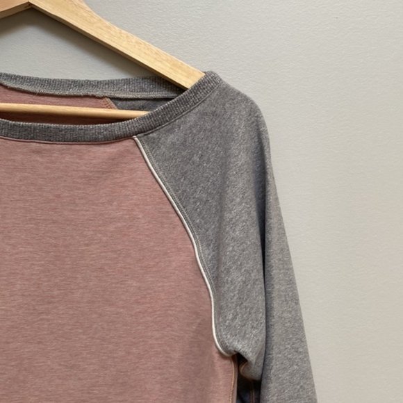 ❗️SOLD❗️Lululemon Pink/Grey Love Crew Sweatshirt Size 4 - Picture 4 of 6